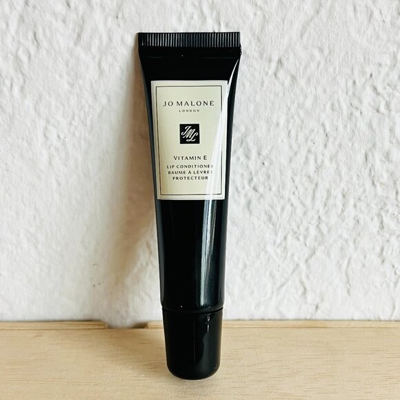 25% Off 4+ 😍 JO MALONE Vitamin E Lip Conditioner Full Size